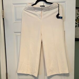 White House Black Market Crema Cropped Pants